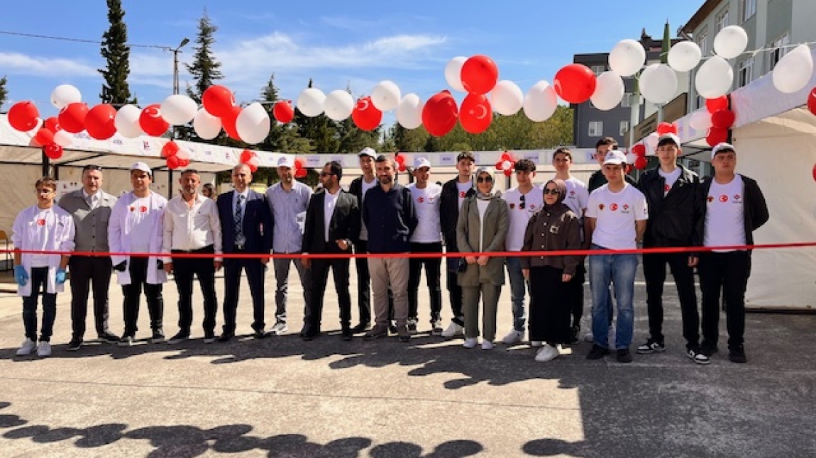Okulumuz Terme Anadolu İmam Hatip Lisesi ve Cumhuriyet Ortaokulu işbirliğiyle hazırlanan TÜBİTAK 4006 Bilim Fuarı